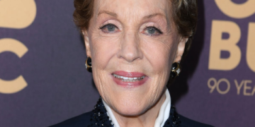 voice of lady whistledown in bridgerton