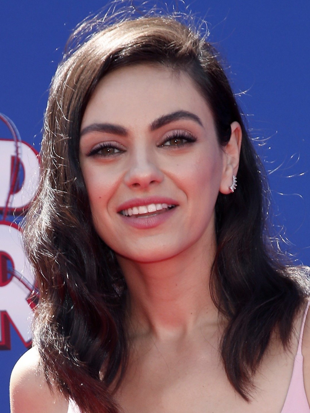 mila kunis image