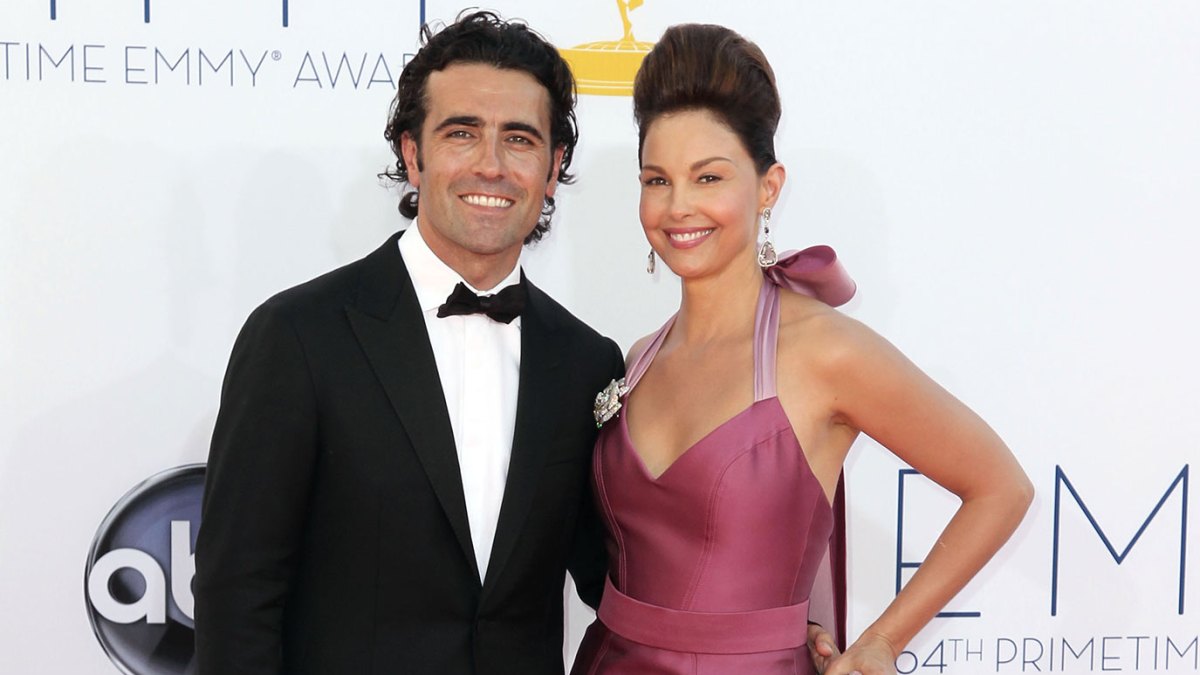 who is ashley judd's partner