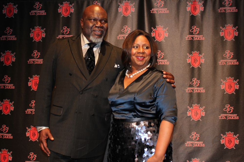 t.d. jakes and his wife