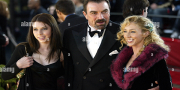 modeling tom selleck daughter