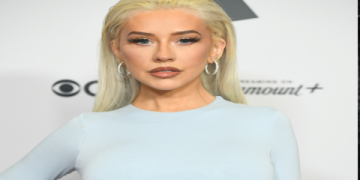 christina aguilera and mom