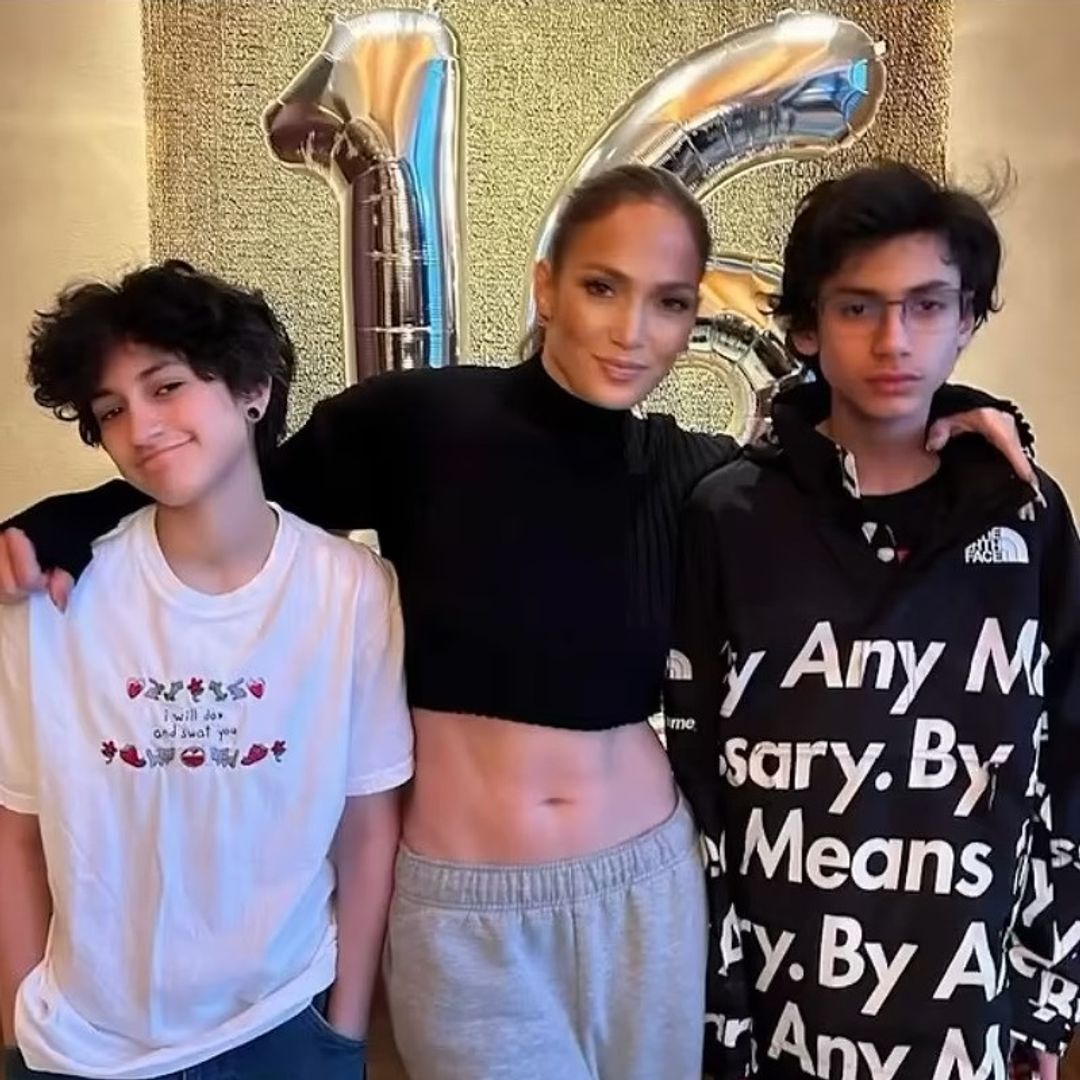 twins of jennifer lopez