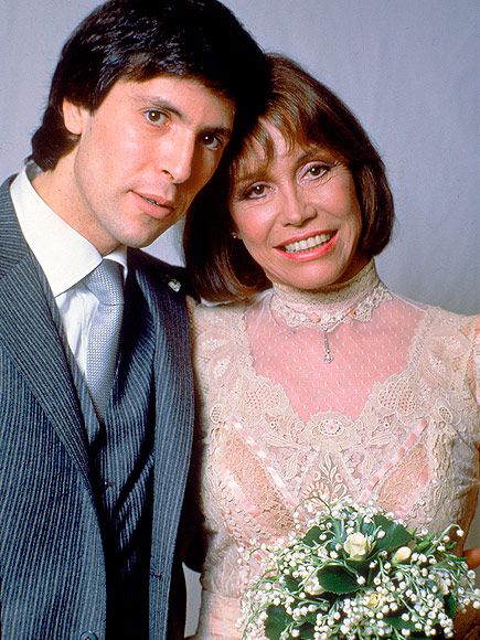 husband of mary tyler moore