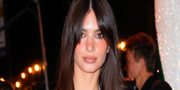 emily ratajkowski mom