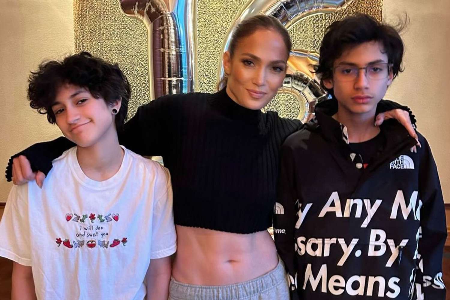 pictures of jennifer lopez twins