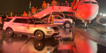 john wayne airport takeoff