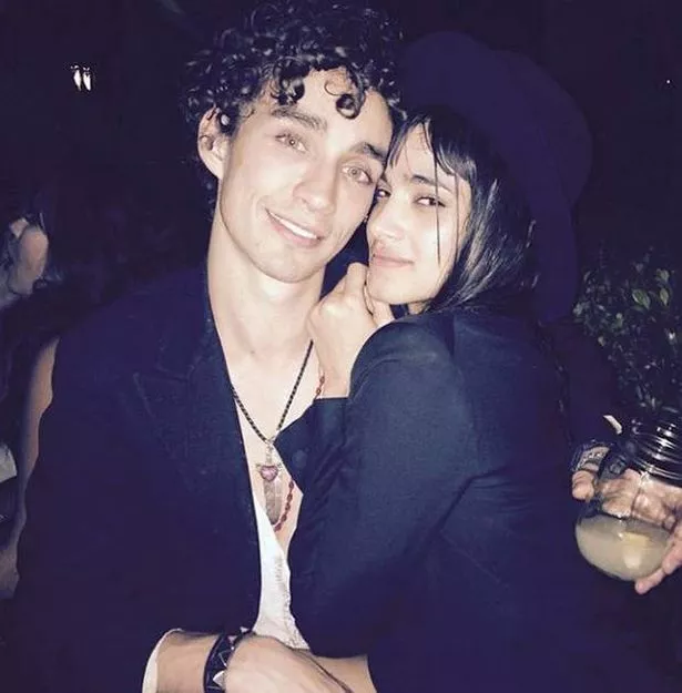 robert sheehan girlfriend