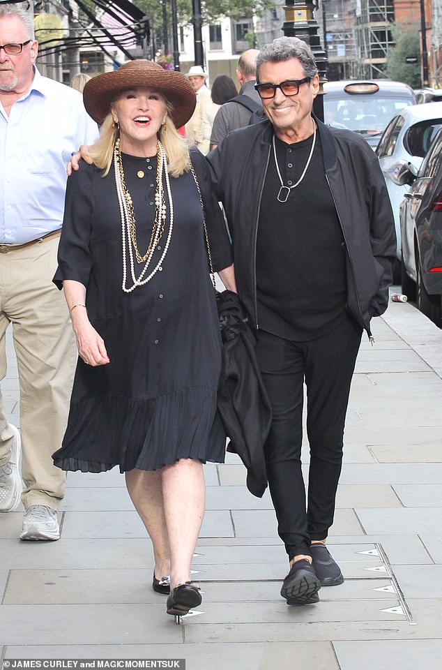 ian mcshane relationships