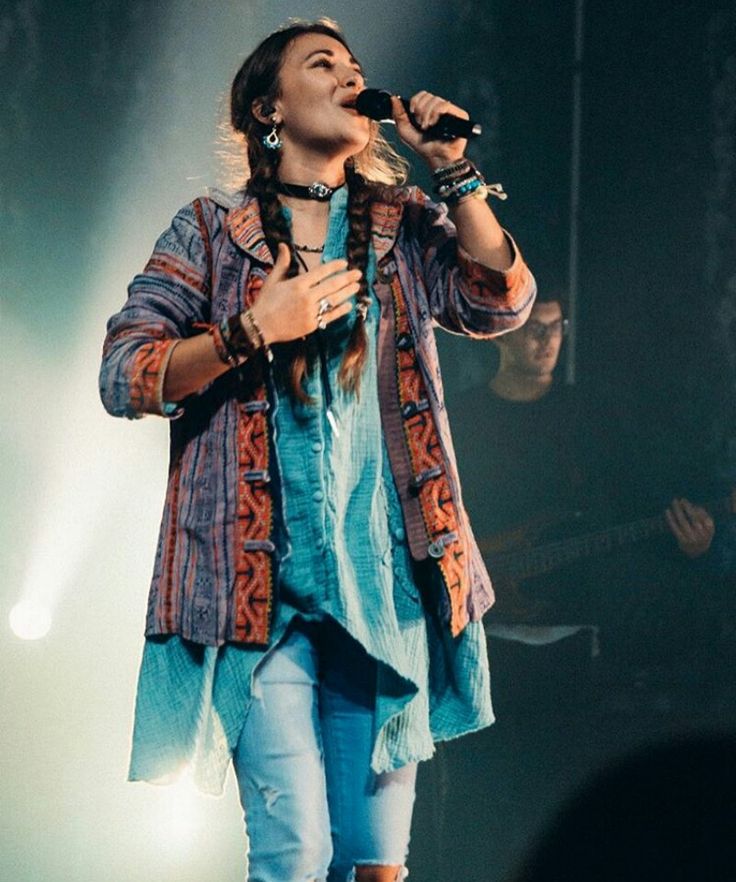 lauren daigle style