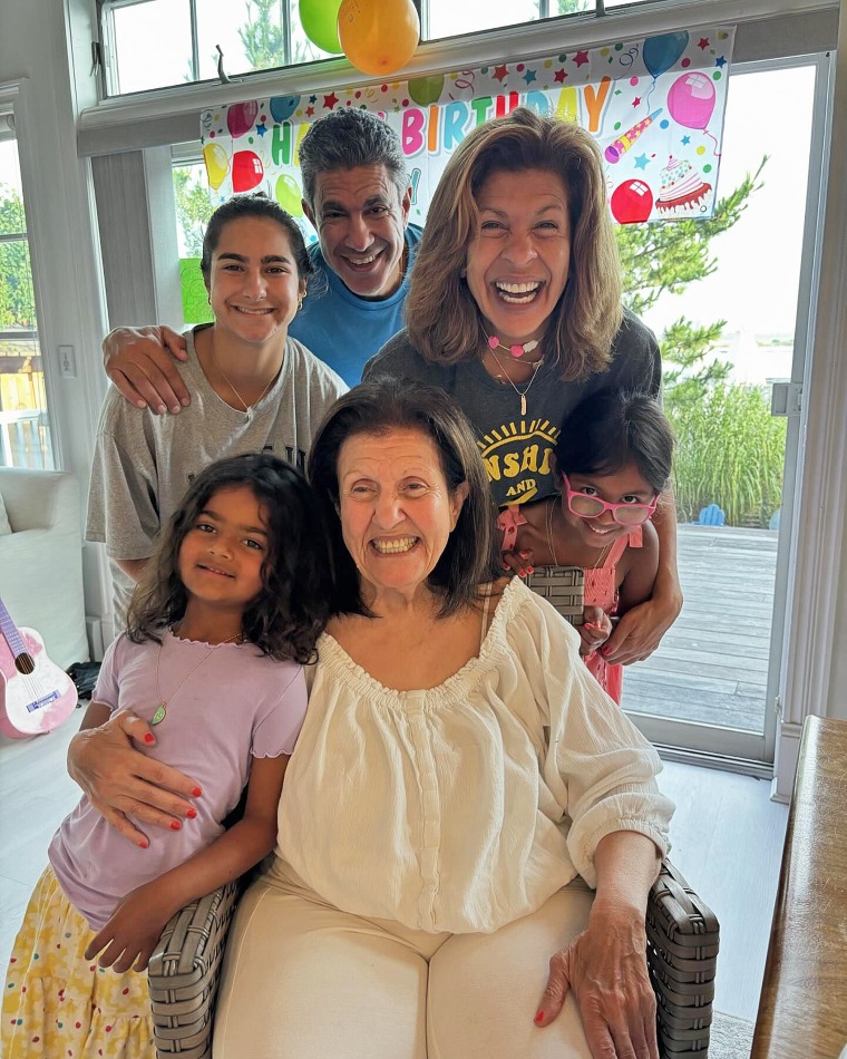 hoda kotb date of birth