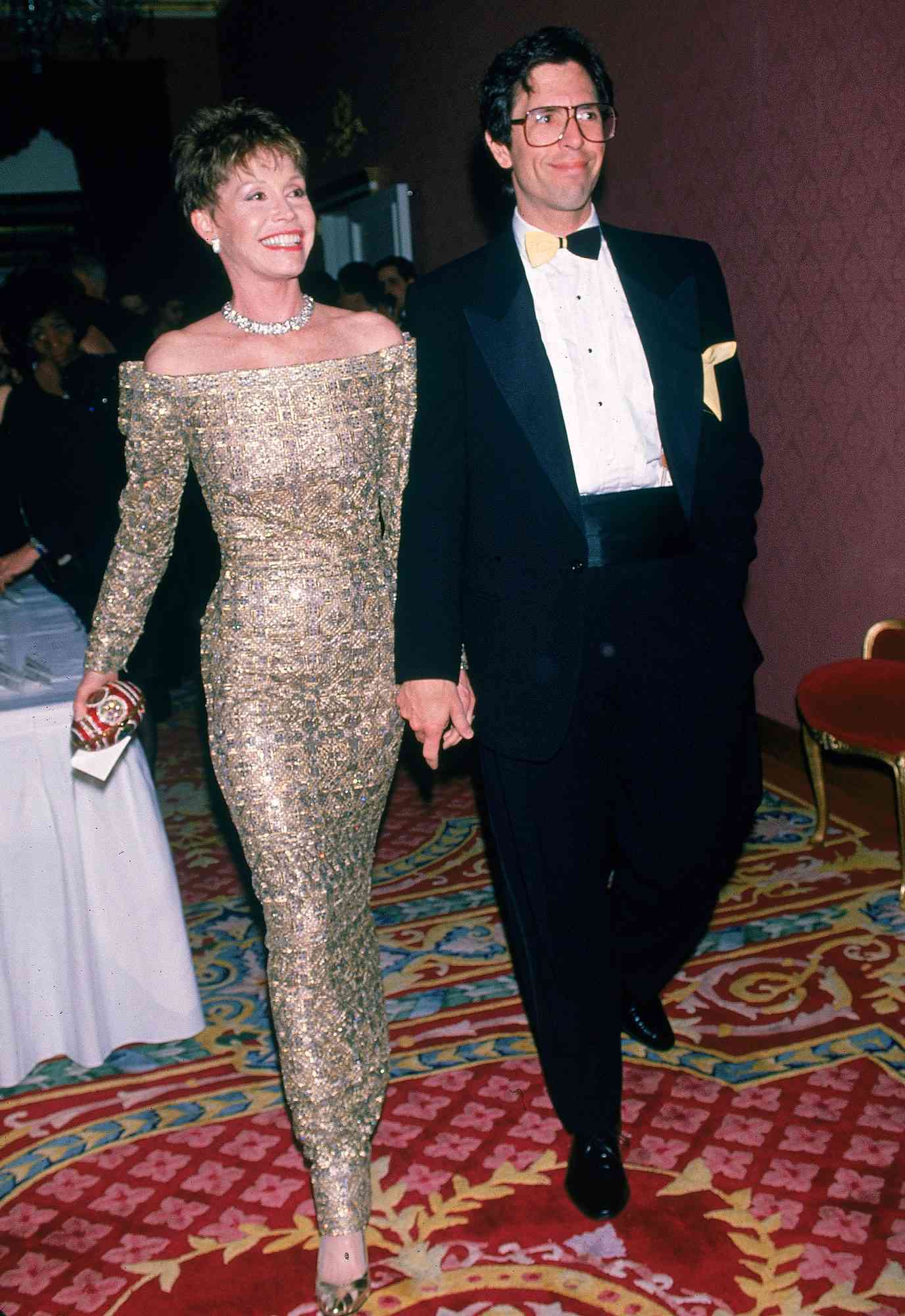 husband of mary tyler moore