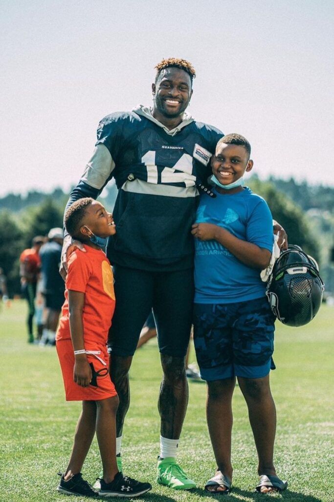 dk metcalf siblings