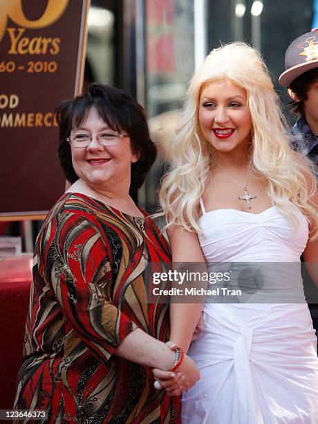 christina aguilera and mom