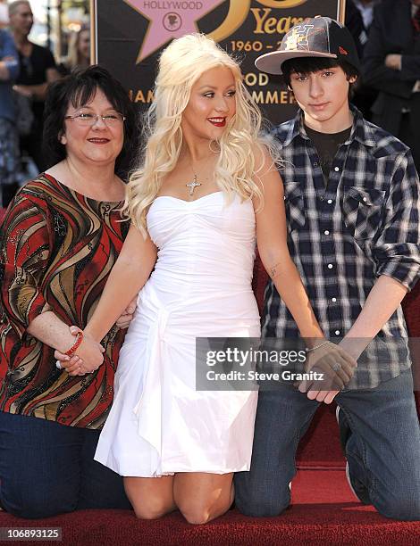christina aguilera and mom