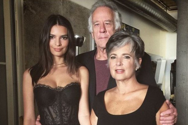 emily ratajkowski mom
