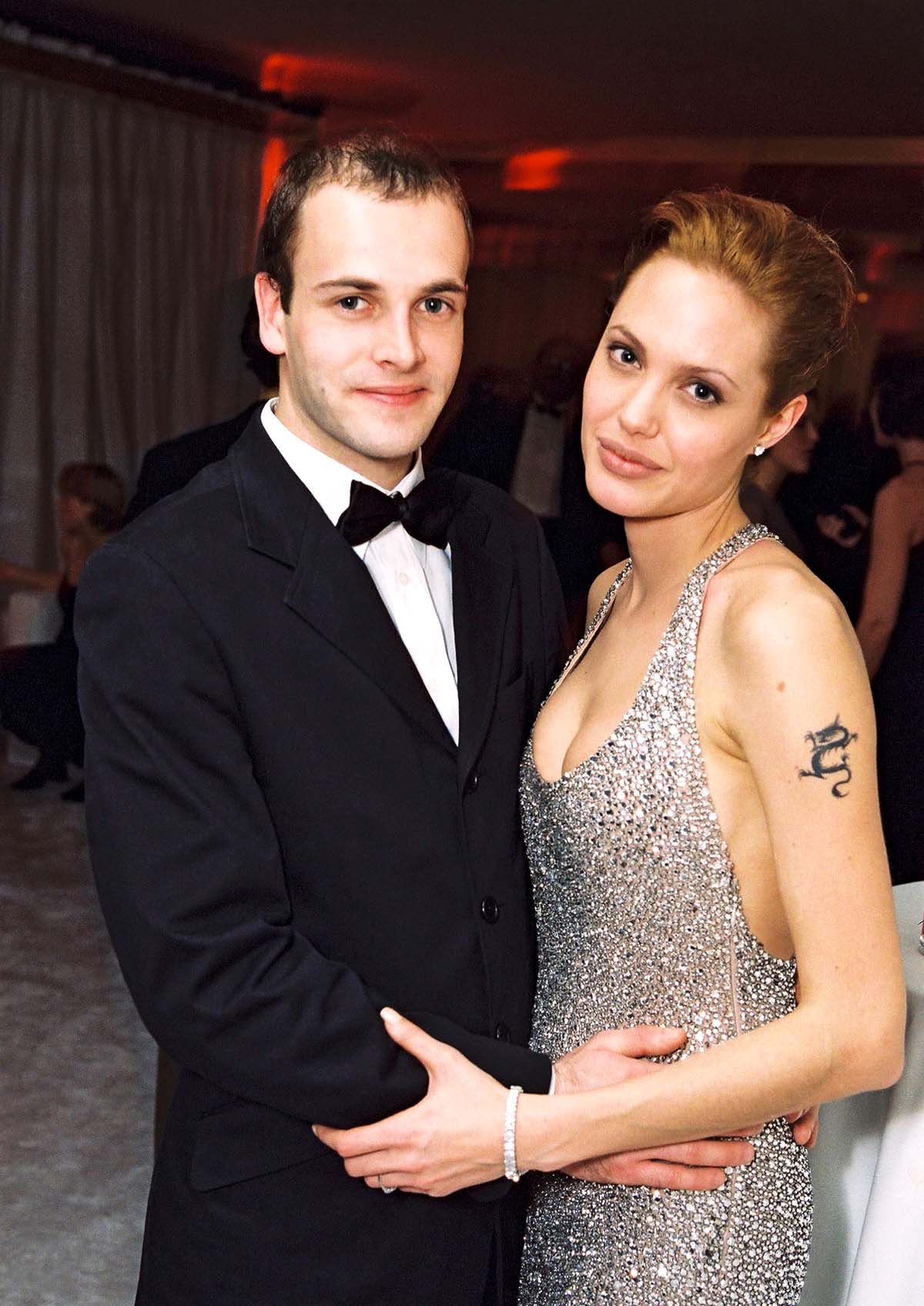 angelina jolie jonny lee miller wedding