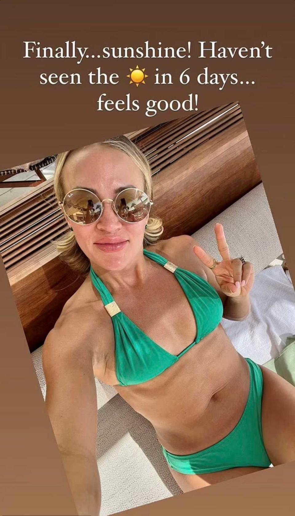 carrie underwood swimsuit photos