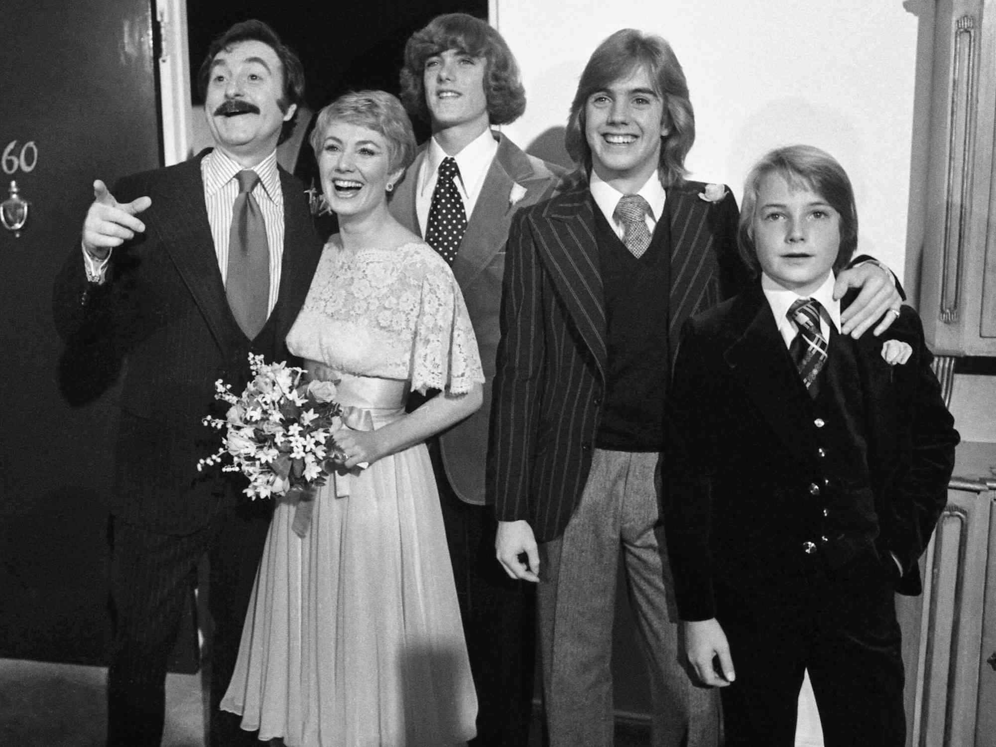 shirley jones grandchildren