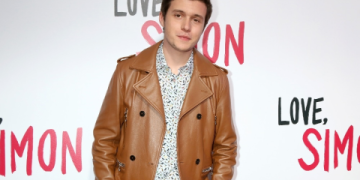 nick robinson relationships