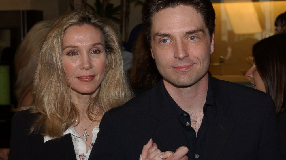 who is cynthia rhodes married to
